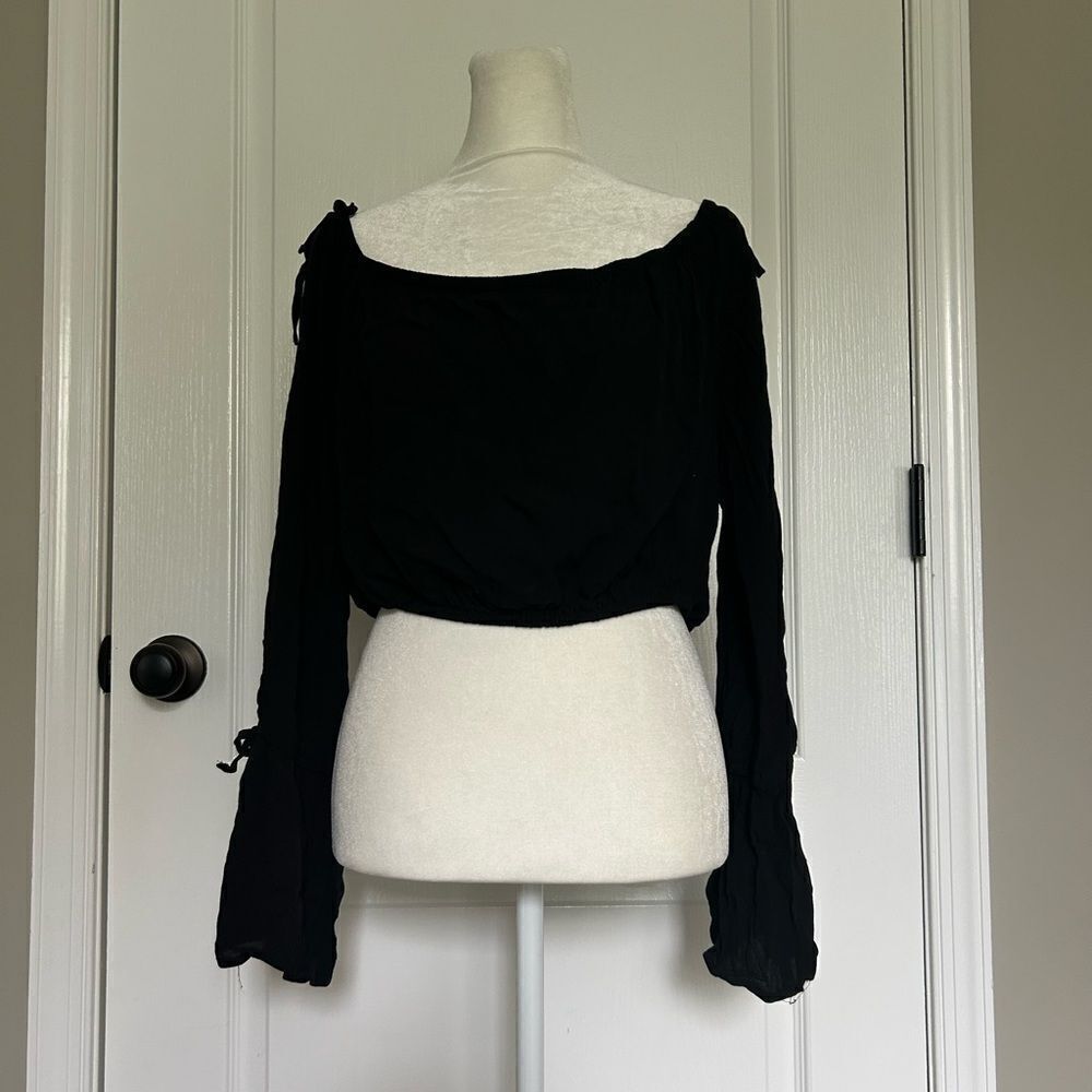 Tobi Women’s Black Off The Shoulder with Tie Straps Cropped Long Sleeved Top Med